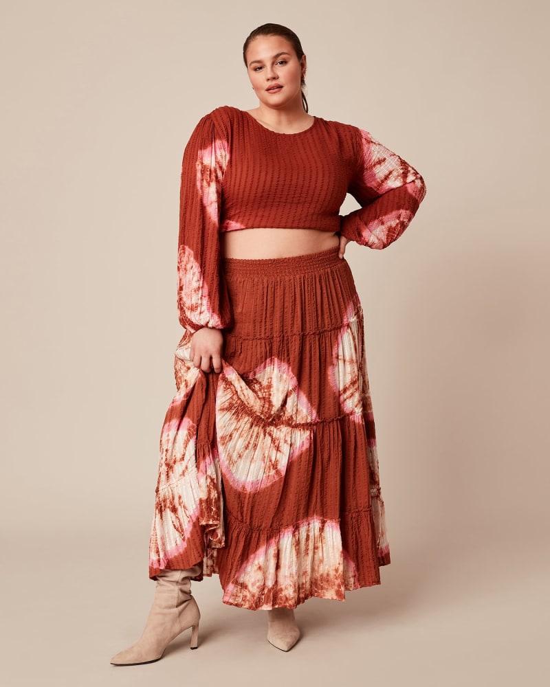 Front of a model wearing a size 2X Serena Top in ORANGE by The Odells. | dia_product_style_image_id:230970